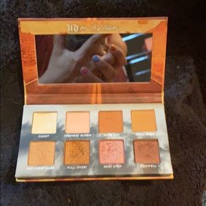 🦄🦄 2/30 Urban Decay Highway Queen Mini Palette